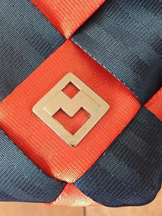 Maggie Bags Woven Seatbelt Purse Blue Orange Checkered Shoulder Bag EUC - Picture 3 of 6